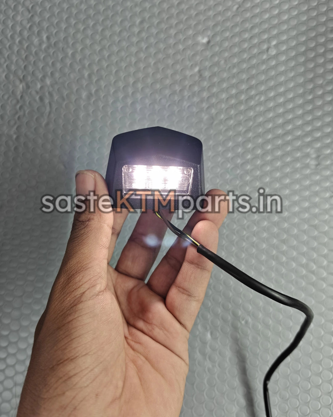 NUMBER PLATE LIGHT REAR- JG401006