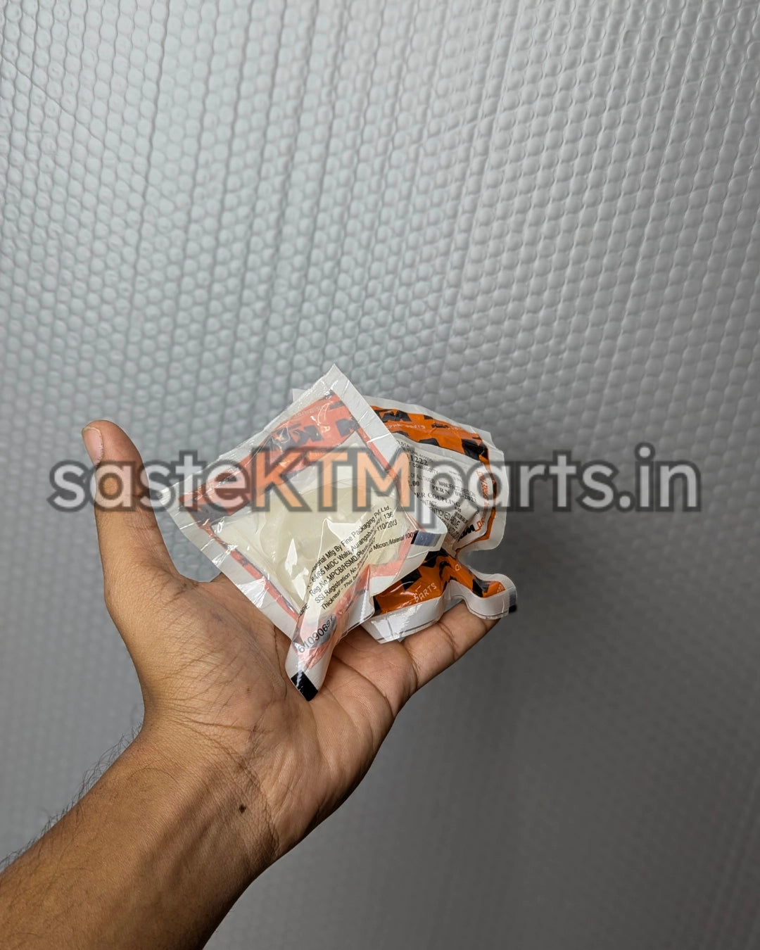 REAR WHEEL DAMPER KIT - WHITE - PACK OF 6 RUBBERS JU131222