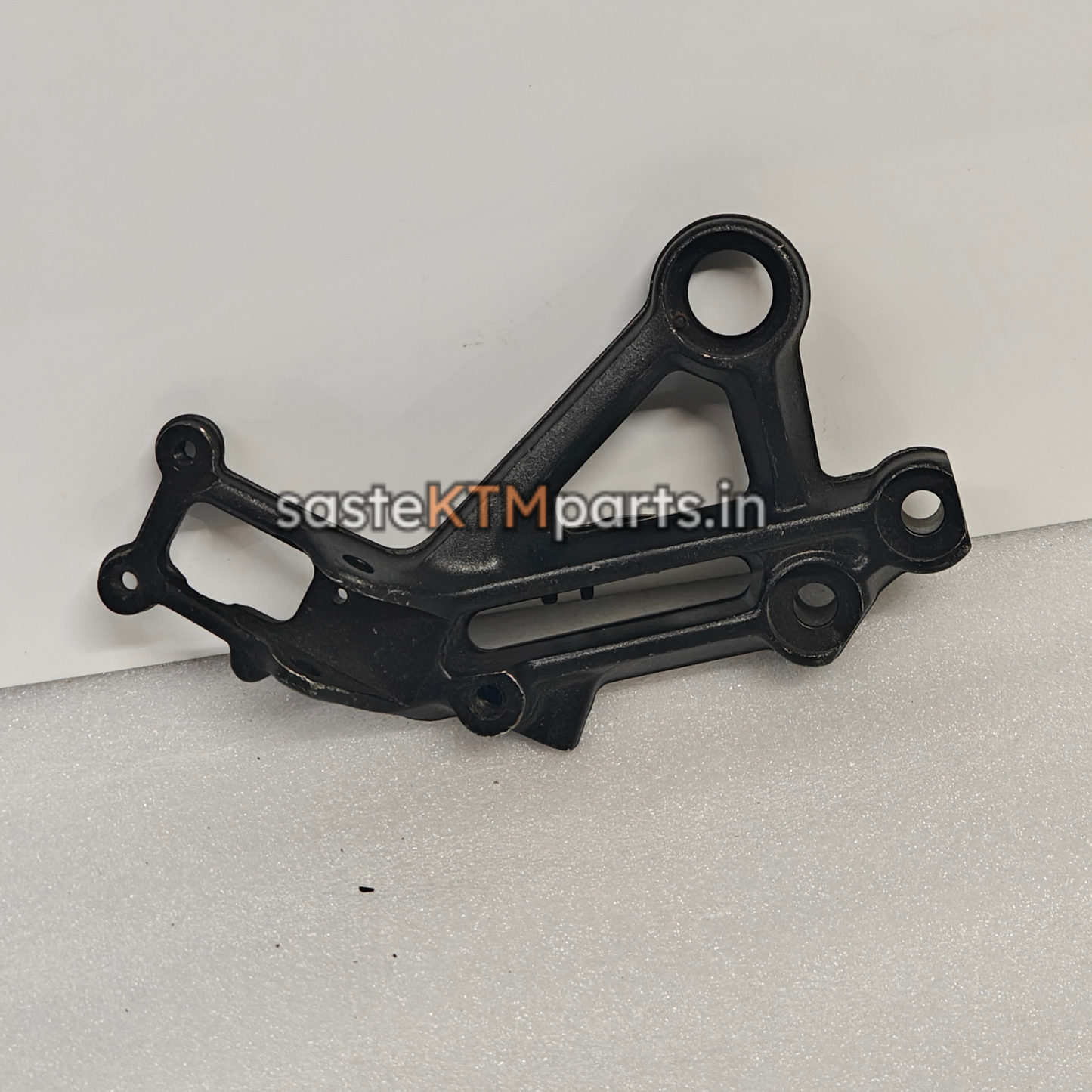 STEP HOLDER DUKE RIDER RIGHT 125/200/250/390 BS4/BS6 -JP113005