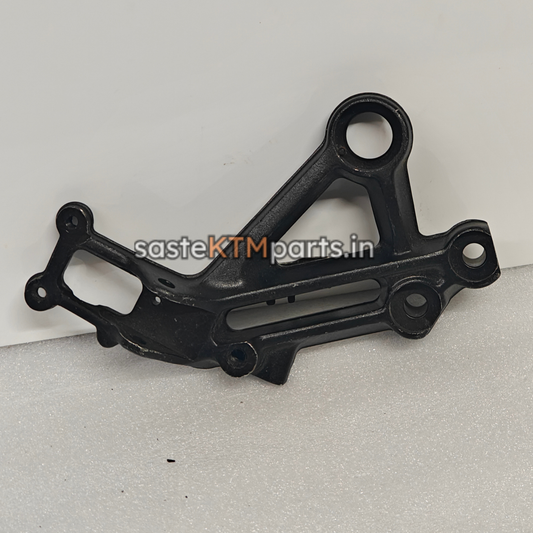 STEP HOLDER DUKE RIDER RIGHT 125/200/250/390 BS4/BS6 -JP113005