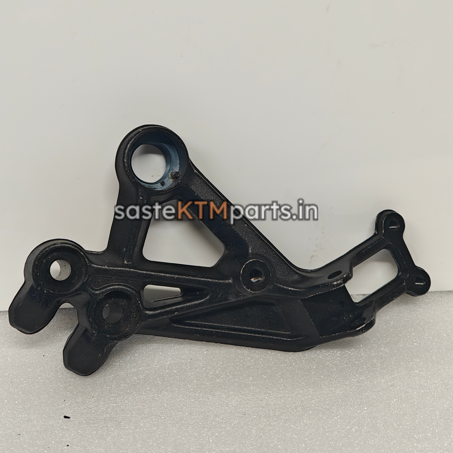 STEP HOLDER DUKE RIDER LEFT 125/200/250/390 BS4/BS6 -JP113004