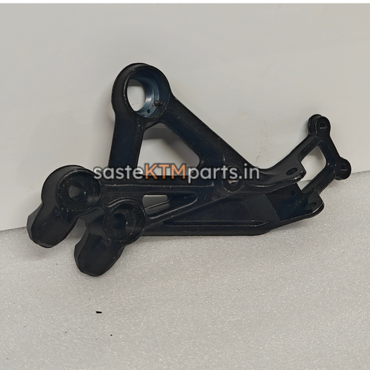 STEP HOLDER DUKE RIDER LEFT 125/200/250/390 BS4/BS6 -JP113004