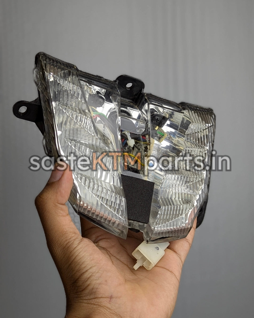 Bajaj NS200 tail light - Gen 1 - JL401002
