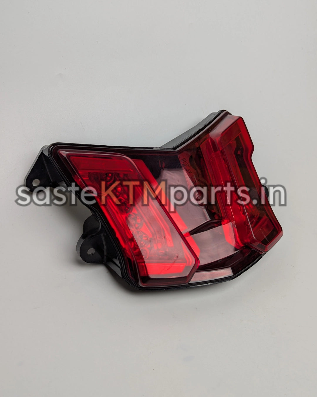 TAIL LIGHT - Bajaj Dominar - JF401022 / DT401021