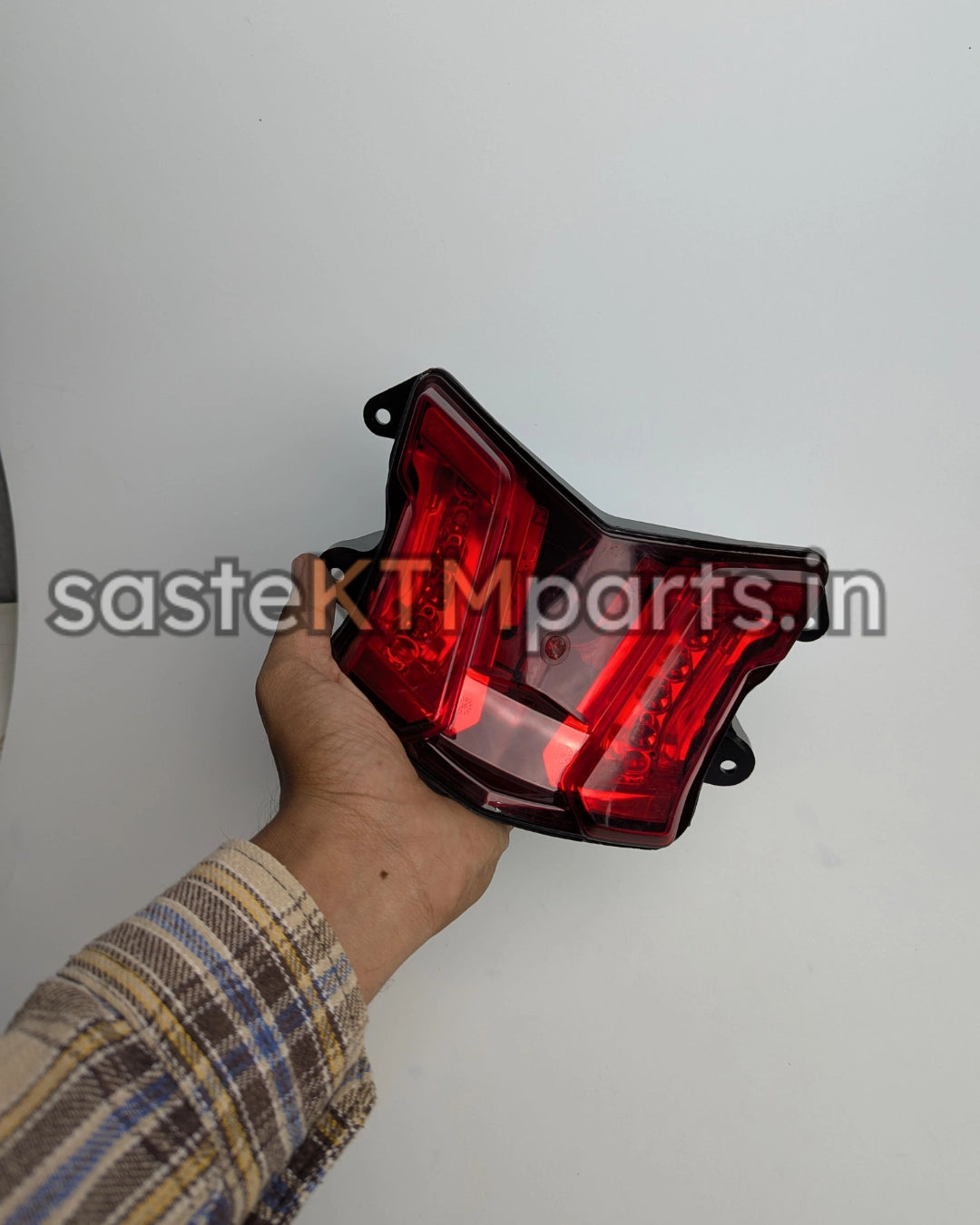 TAIL LIGHT - Bajaj Dominar - JF401022 / DT401021