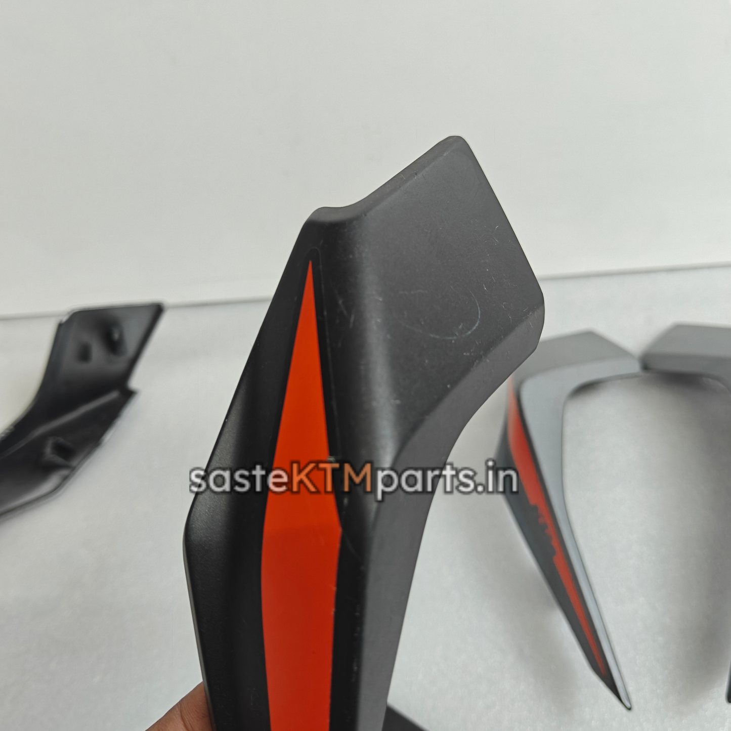 SIDE MASK DUKE 390 [LED HEADLIGHT]