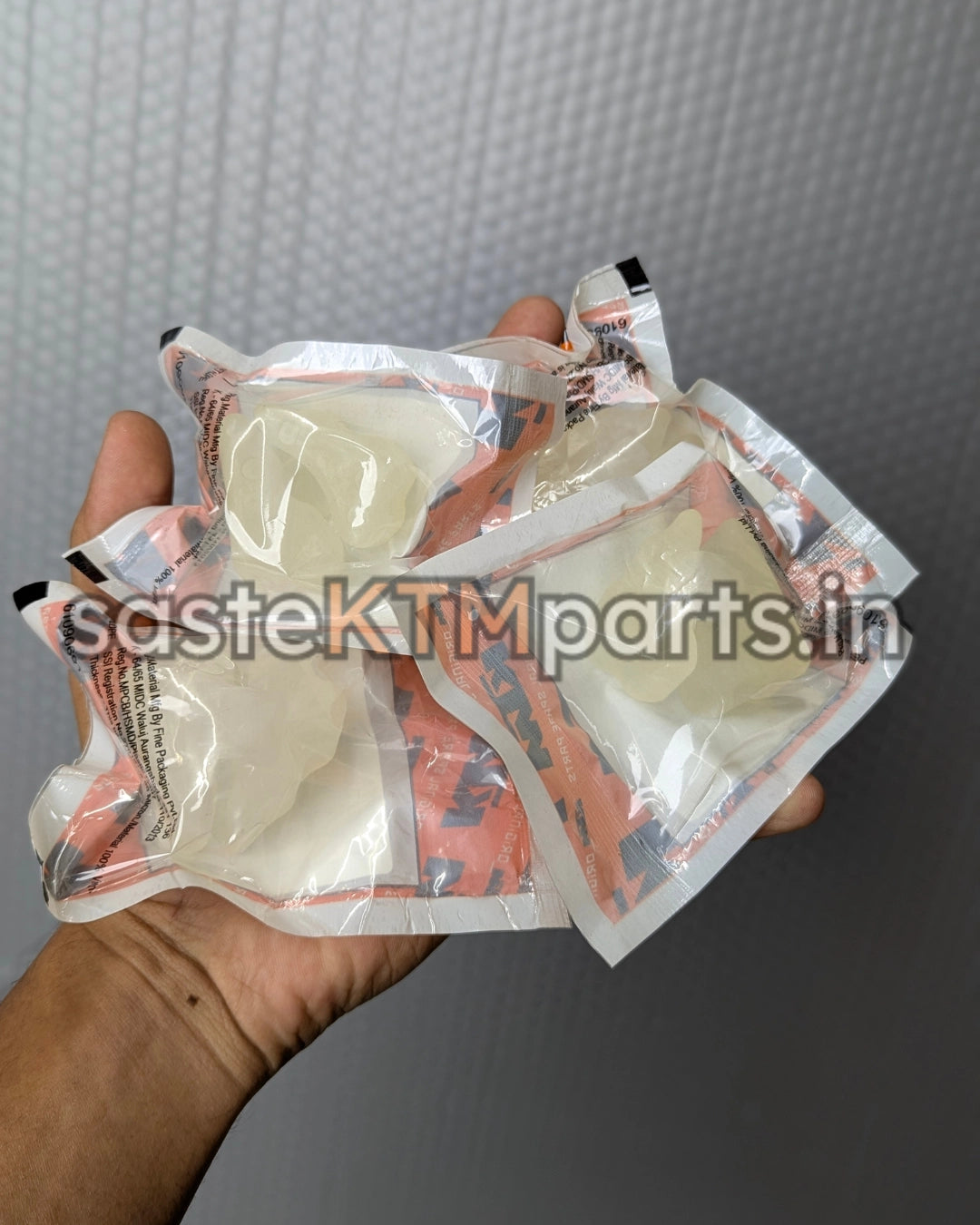 REAR WHEEL DAMPER KIT - WHITE - PACK OF 6 RUBBERS JU131222