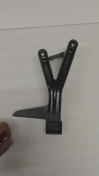 STEP HOLDER PILLION RIGHT-RC GEN1-JY113007