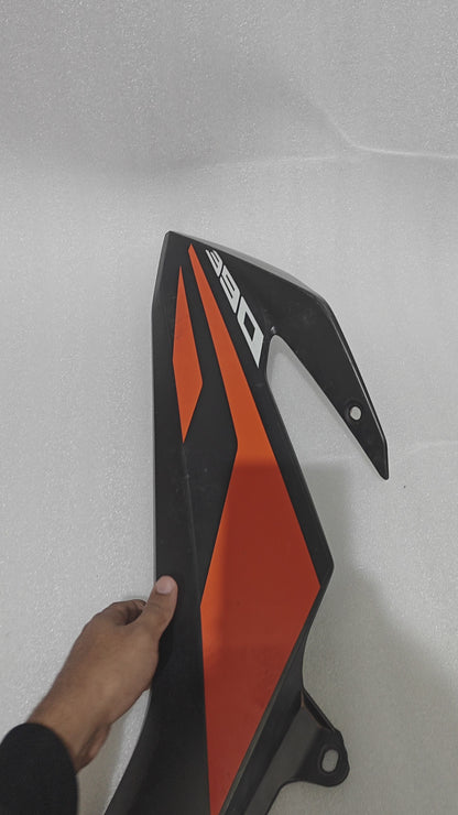 TANK PANNEL LEFT ADVENTURE 390 GEN1 [MAT BLACK]